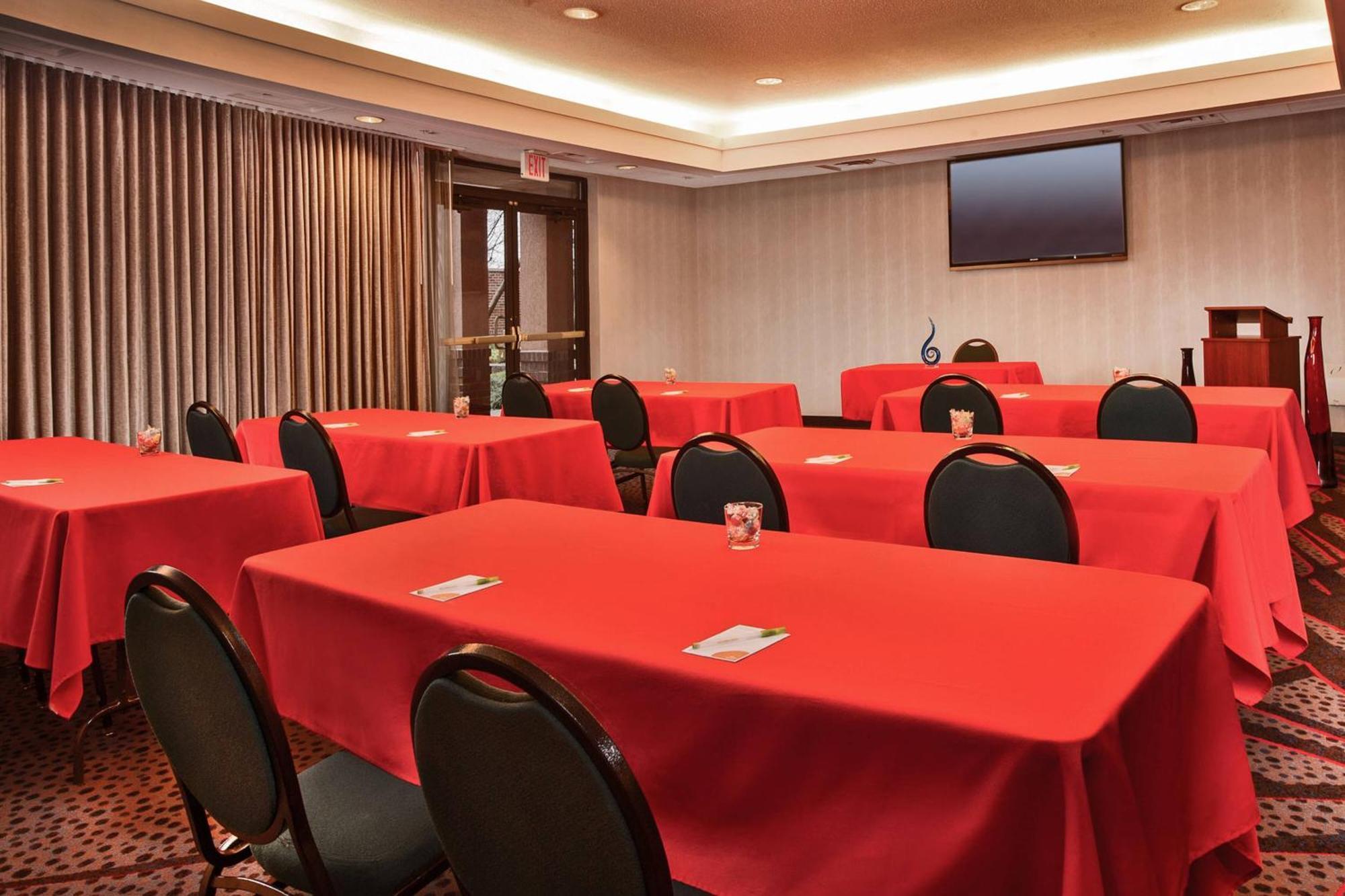 Courtyard By Marriott Dulles Town Center Hotel Sterling Exterior photo