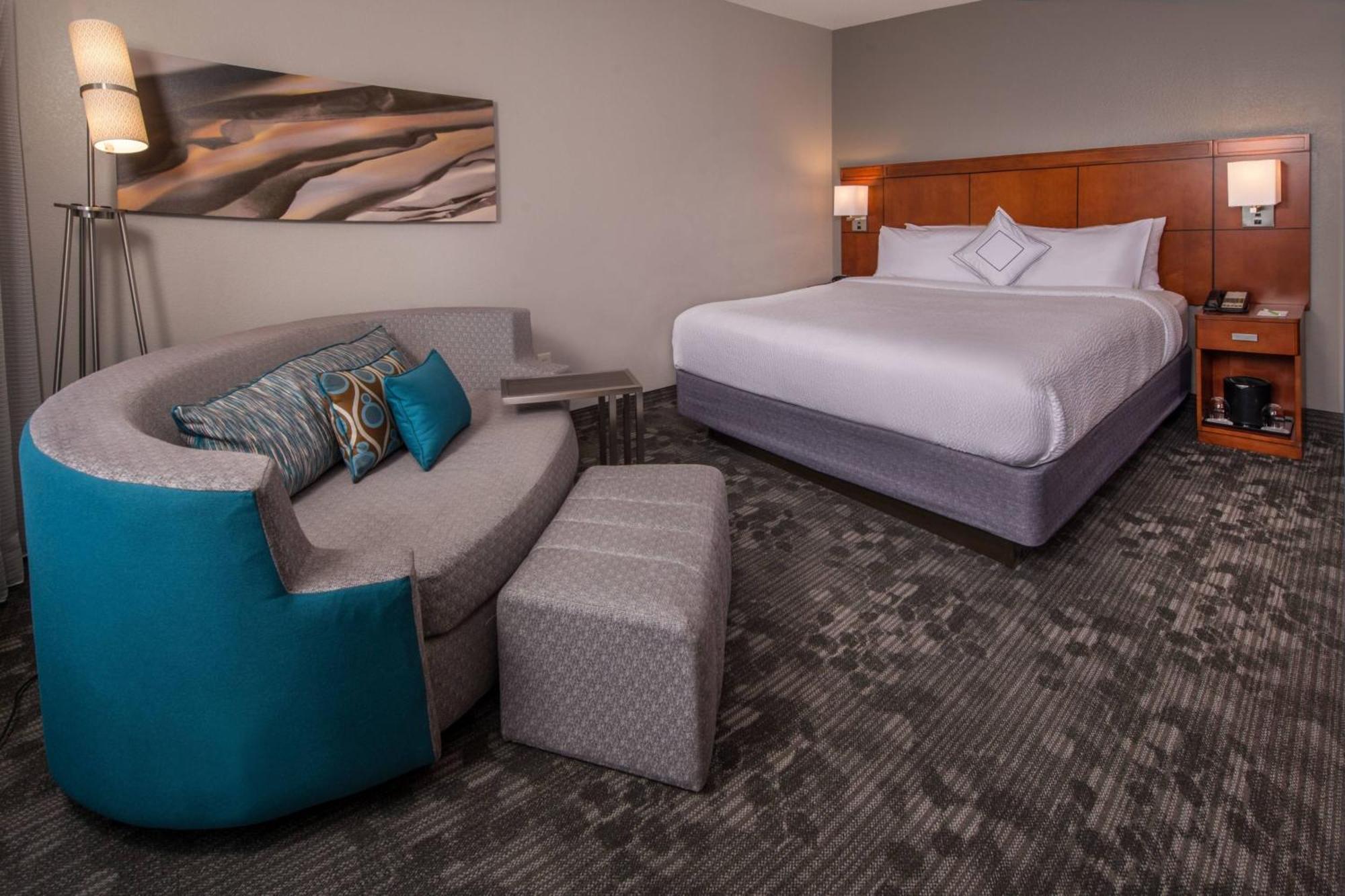 Courtyard By Marriott Dulles Town Center Hotel Sterling Exterior photo